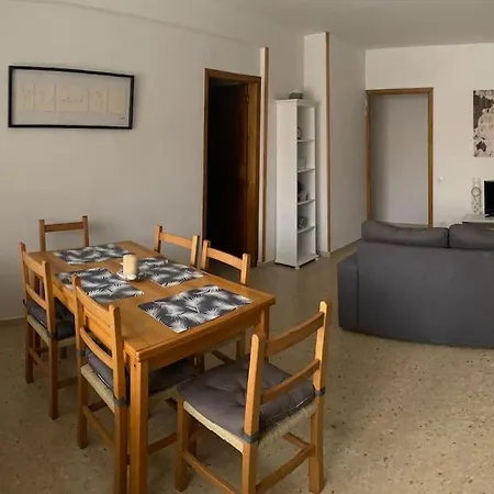Apartamento Amplio Con Terraza Y Piscina *