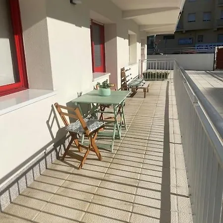 Apartamento Amplio Con Terraza Y Piscina